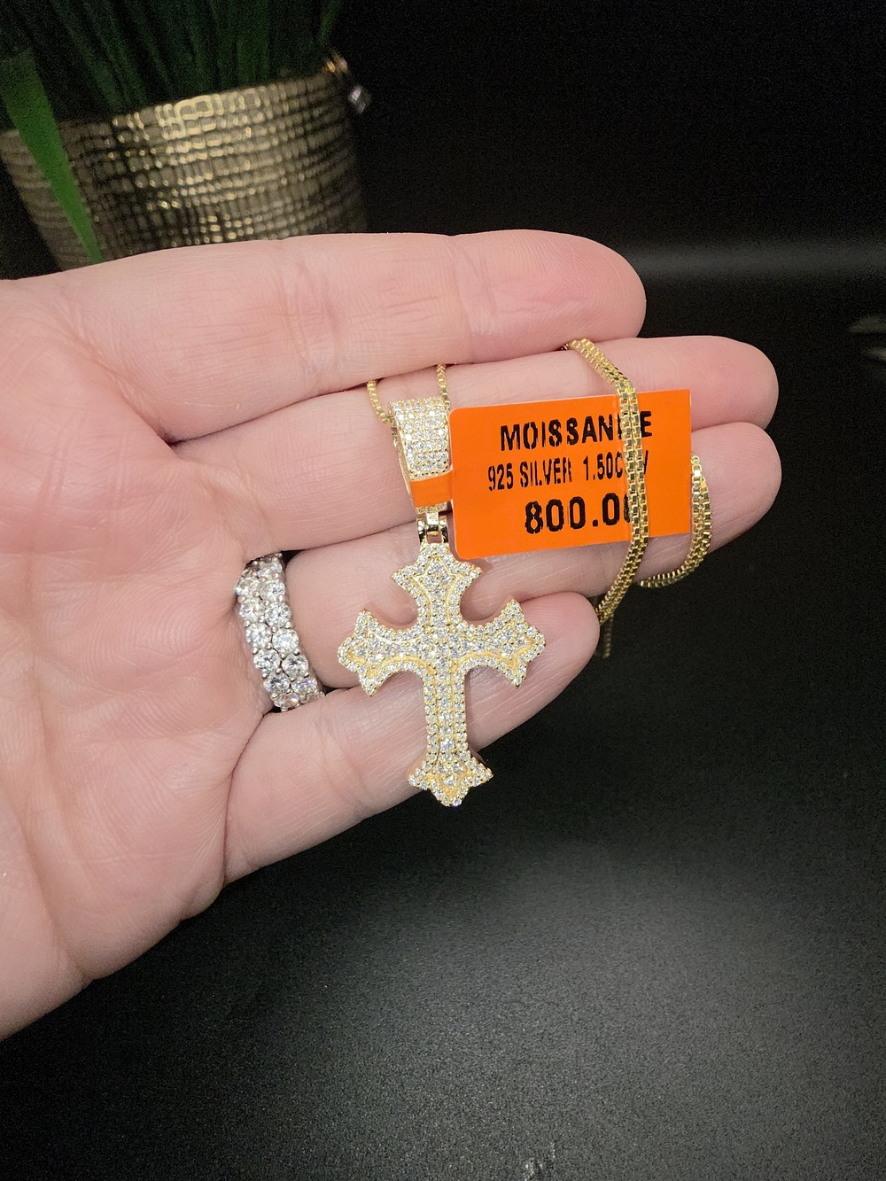 Moissanite Cross Pendant Necklace – 925 Silver, 20-Inch Chain